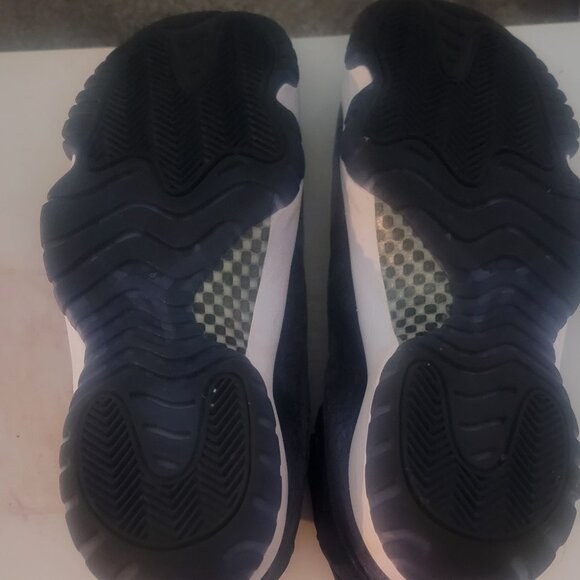 Shoes - Picture 4 of 4